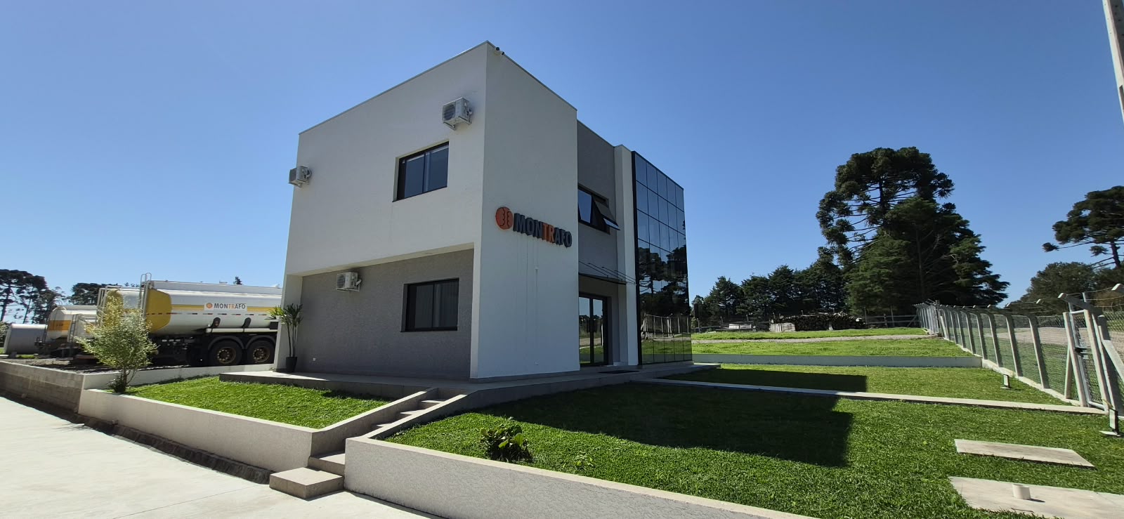 Montrafo inaugura novo prédio administrativo
